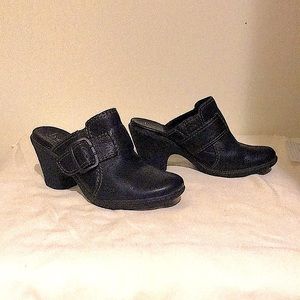 👣 boc  Born Concepts Black Leather Clogs Size 8 EUC